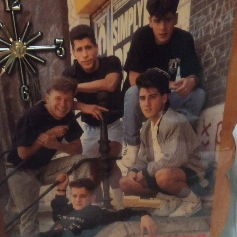 Wall Clock ~ New Kids On The Block ~ WORKING! ~ Vintage and Retro Looks New!